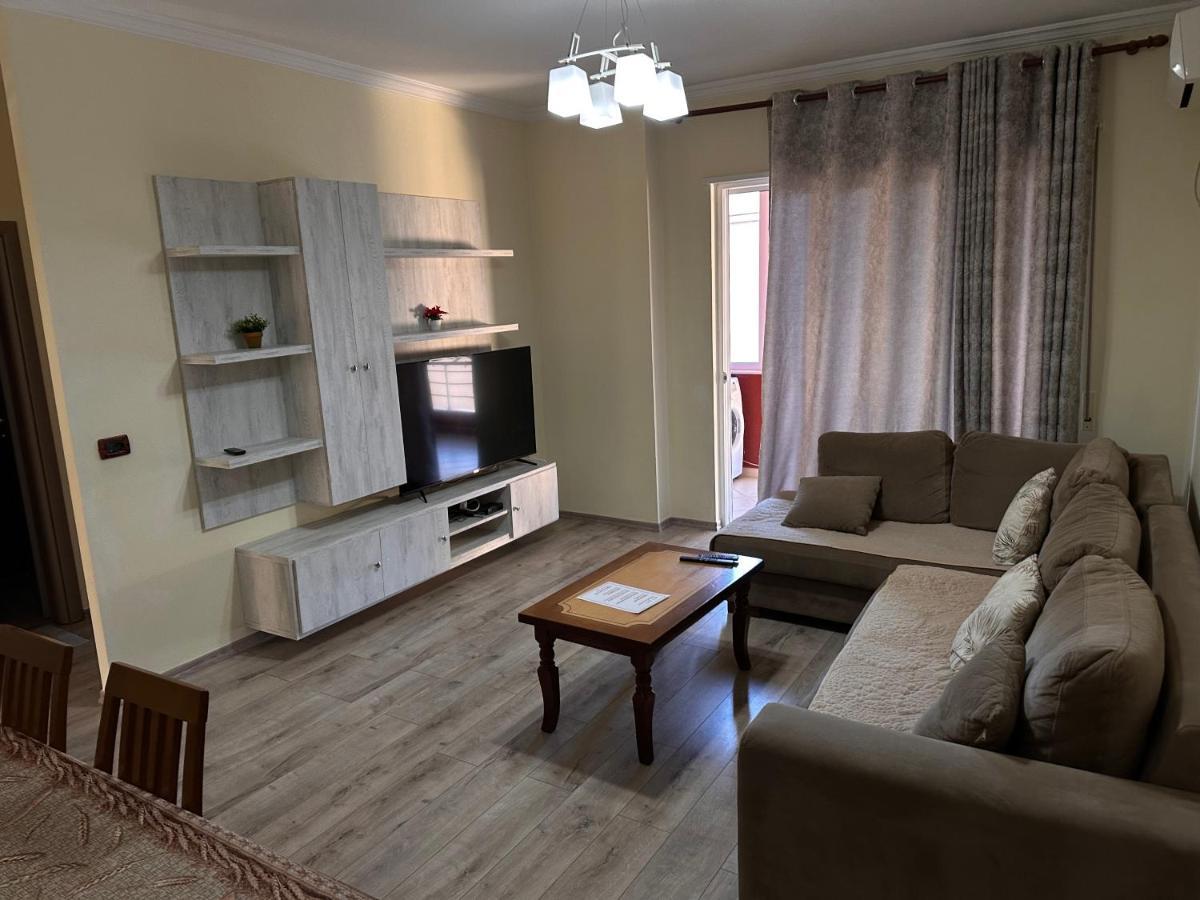 Family Apartments Sarandë Exterior foto
