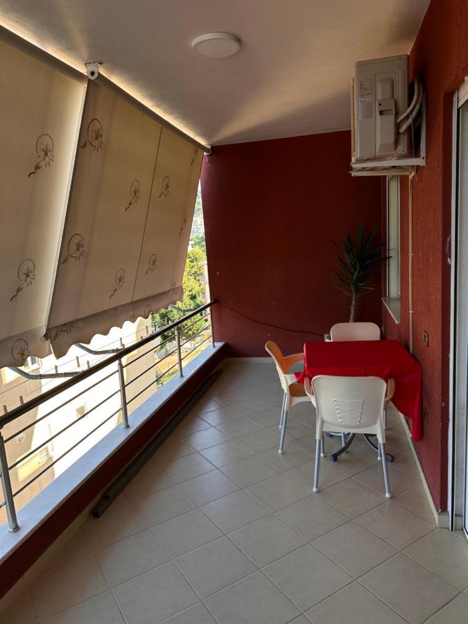 Family Apartments Sarandë Exterior foto
